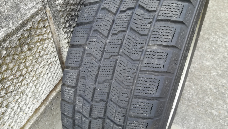 スタッドレスに交換する