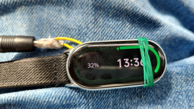 時計の電池を充電した
